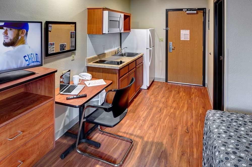 Extended Stay America Select Suites - Wichita - North 객실 사진