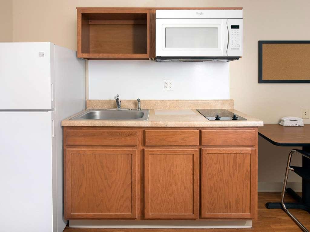 Extended Stay America Select Suites - Wichita - North 객실 사진