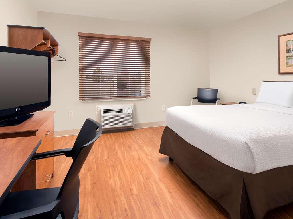 Extended Stay America Select Suites - Wichita - North 객실 사진