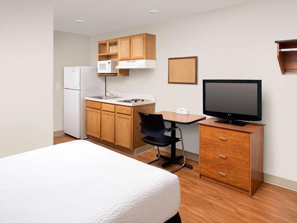 Extended Stay America Select Suites - Wichita - North 객실 사진