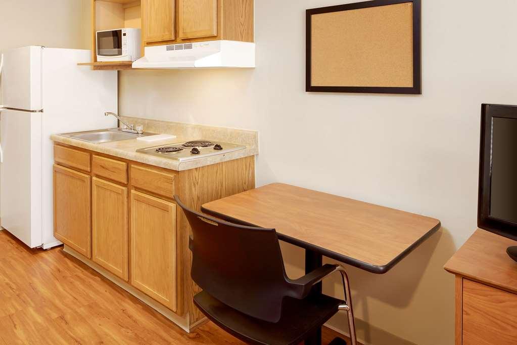 Extended Stay America Select Suites - Wichita - North 객실 사진